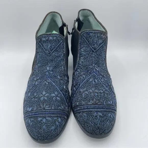 MEHER KAKALIA Queen Beaded Embellished Booties Blue